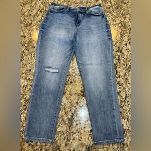Women’s Kancan High Rise Mom Jeans - medium wash - 15/31